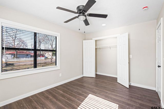 236 Alamo St, Lone Star, TX 75668