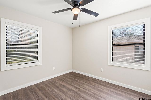 236 Alamo St, Lone Star, TX 75668