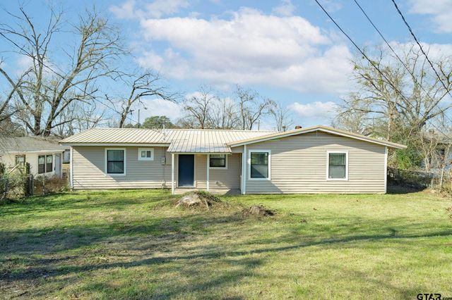 236 Alamo St, Lone Star, TX 75668