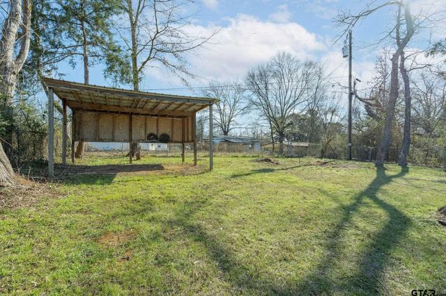 236 Alamo St, Lone Star, TX 75668