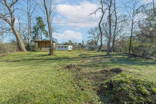 236 Alamo St, Lone Star, TX 75668