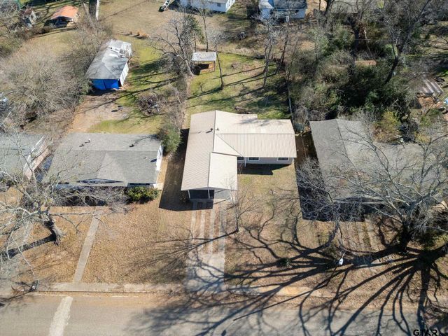 236 Alamo St, Lone Star, TX 75668