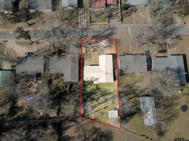 236 Alamo St, Lone Star, TX 75668