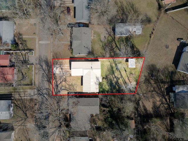 236 Alamo St, Lone Star, TX 75668