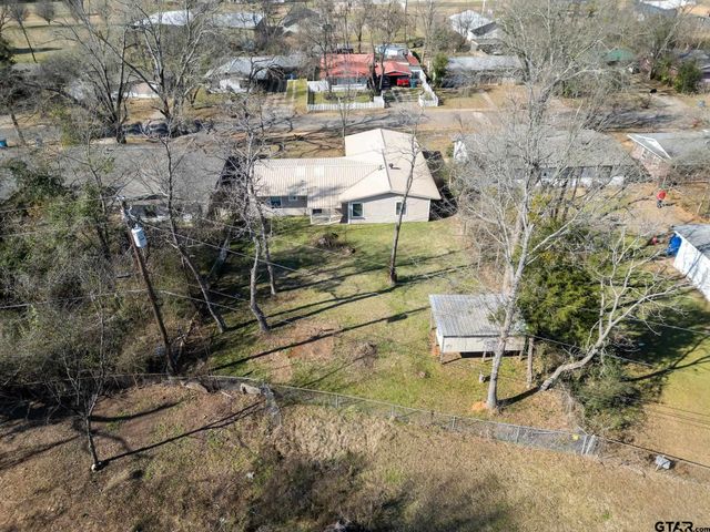 236 Alamo St, Lone Star, TX 75668