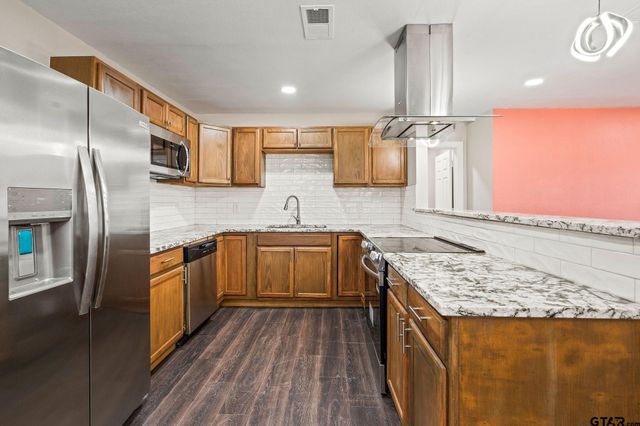 236 Alamo St, Lone Star, TX 75668