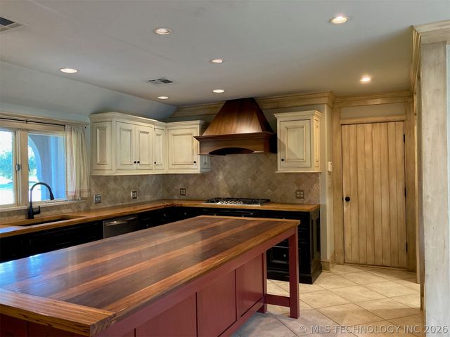 4107 E 47th Place, Tulsa, OK 74135