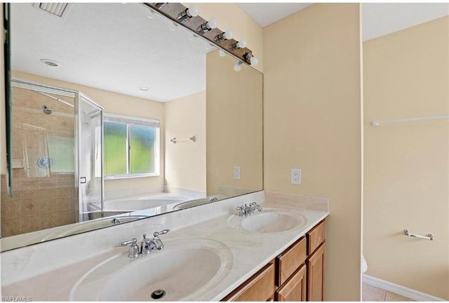 9967 Chiana CIR, Fort Myers, FL 33905