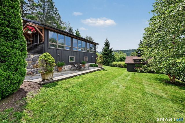 8 Sunset Trail, New Fairfield, CT 06812