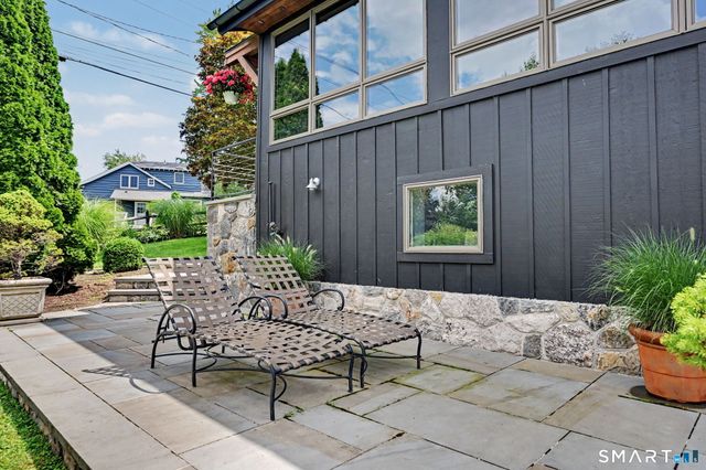 8 Sunset Trail, New Fairfield, CT 06812