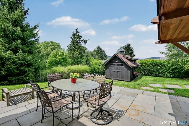 8 Sunset Trail, New Fairfield, CT 06812