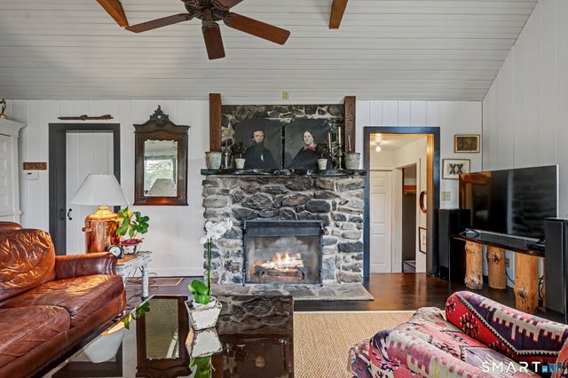 8 Sunset Trail, New Fairfield, CT 06812