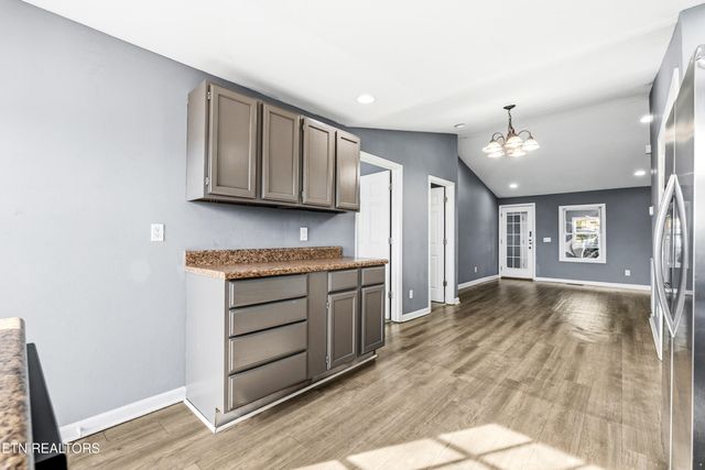 1206 W Parkway Ave, Knoxville, TN 37912