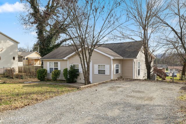 1206 W Parkway Ave, Knoxville, TN 37912