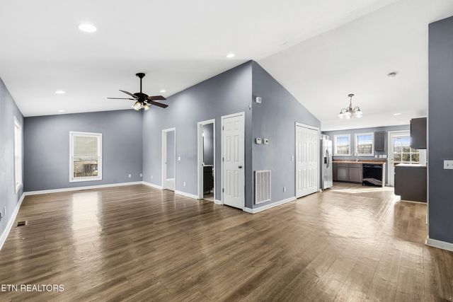 1206 W Parkway Ave, Knoxville, TN 37912