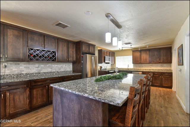 5117 CAMINO DE LA VISTA Drive, El Paso, TX 79932