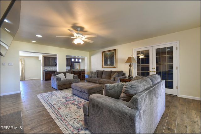 5117 CAMINO DE LA VISTA Drive, El Paso, TX 79932