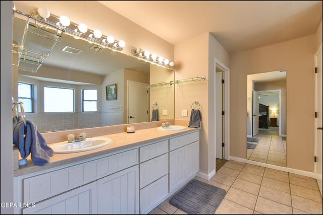 5117 CAMINO DE LA VISTA Drive, El Paso, TX 79932