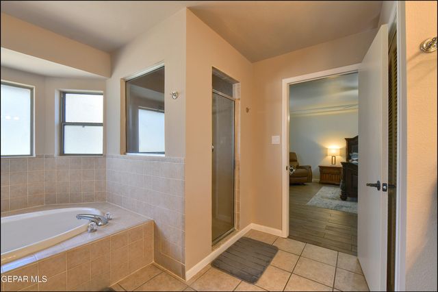 5117 CAMINO DE LA VISTA Drive, El Paso, TX 79932