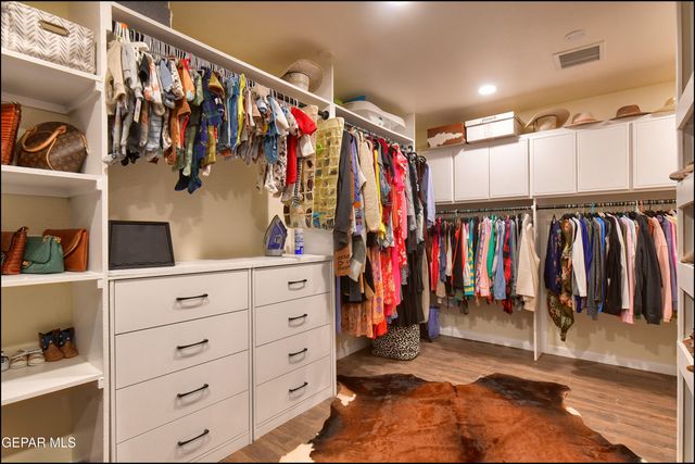 5117 CAMINO DE LA VISTA Drive, El Paso, TX 79932