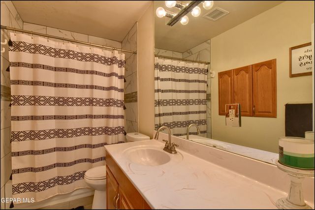 5117 CAMINO DE LA VISTA Drive, El Paso, TX 79932