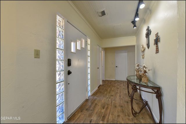 5117 CAMINO DE LA VISTA Drive, El Paso, TX 79932