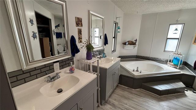 14902 NE 142ND STREET, Waldo, FL 32694