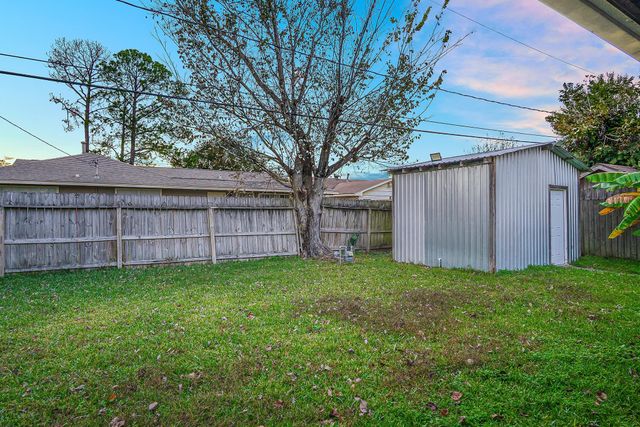 2516 Blueberry Lane, Pasadena, TX 77502