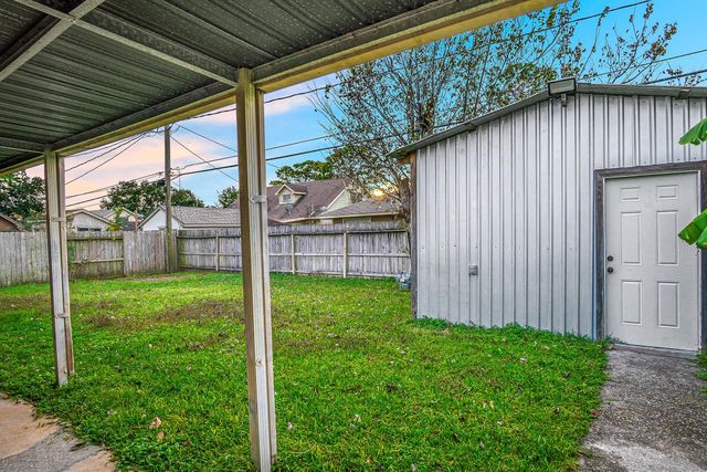 2516 Blueberry Lane, Pasadena, TX 77502