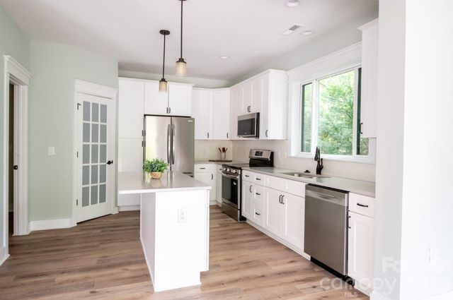 45 Gash Cove Road, Hendersonville, NC 28791