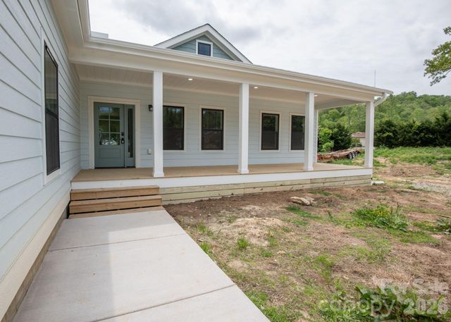 45 Gash Cove Road, Hendersonville, NC 28791