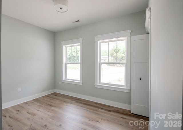 45 Gash Cove Road, Hendersonville, NC 28791
