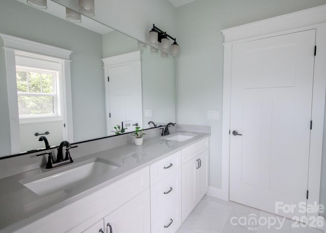 45 Gash Cove Road, Hendersonville, NC 28791
