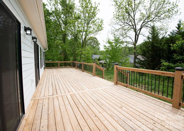 45 Gash Cove Road, Hendersonville, NC 28791