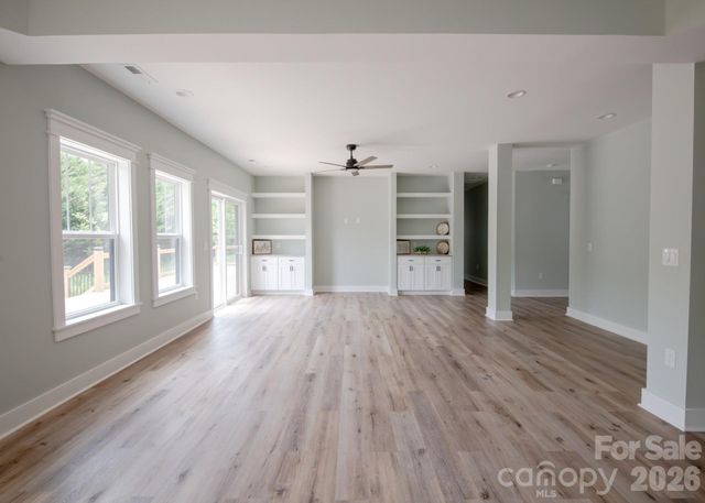 45 Gash Cove Road, Hendersonville, NC 28791