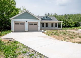 45 Gash Cove Road, Hendersonville, NC 28791