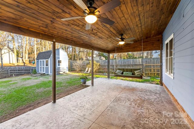 11001 Gladewater Drive, Matthews, NC 28105