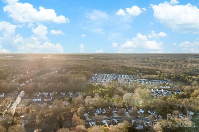 11001 Gladewater Drive, Matthews, NC 28105