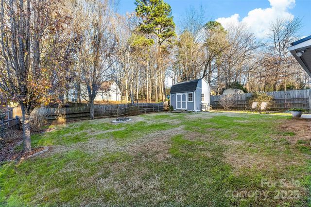 11001 Gladewater Drive, Matthews, NC 28105