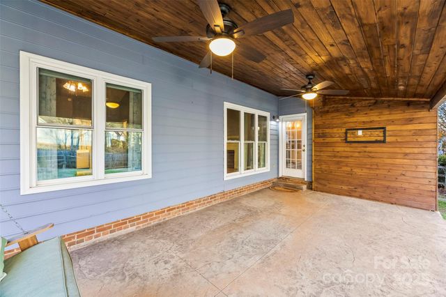 11001 Gladewater Drive, Matthews, NC 28105