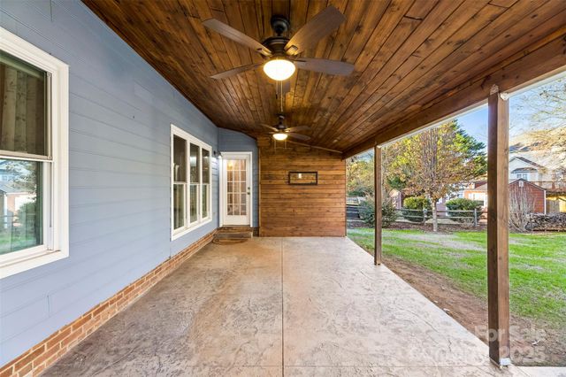 11001 Gladewater Drive, Matthews, NC 28105