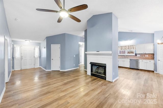 11001 Gladewater Drive, Matthews, NC 28105