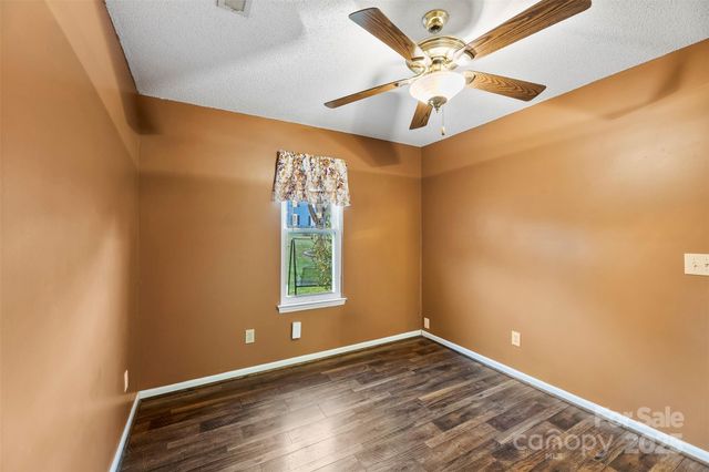 11001 Gladewater Drive, Matthews, NC 28105