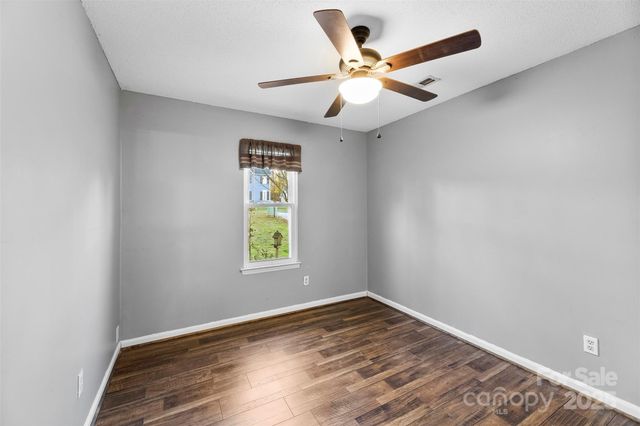 11001 Gladewater Drive, Matthews, NC 28105