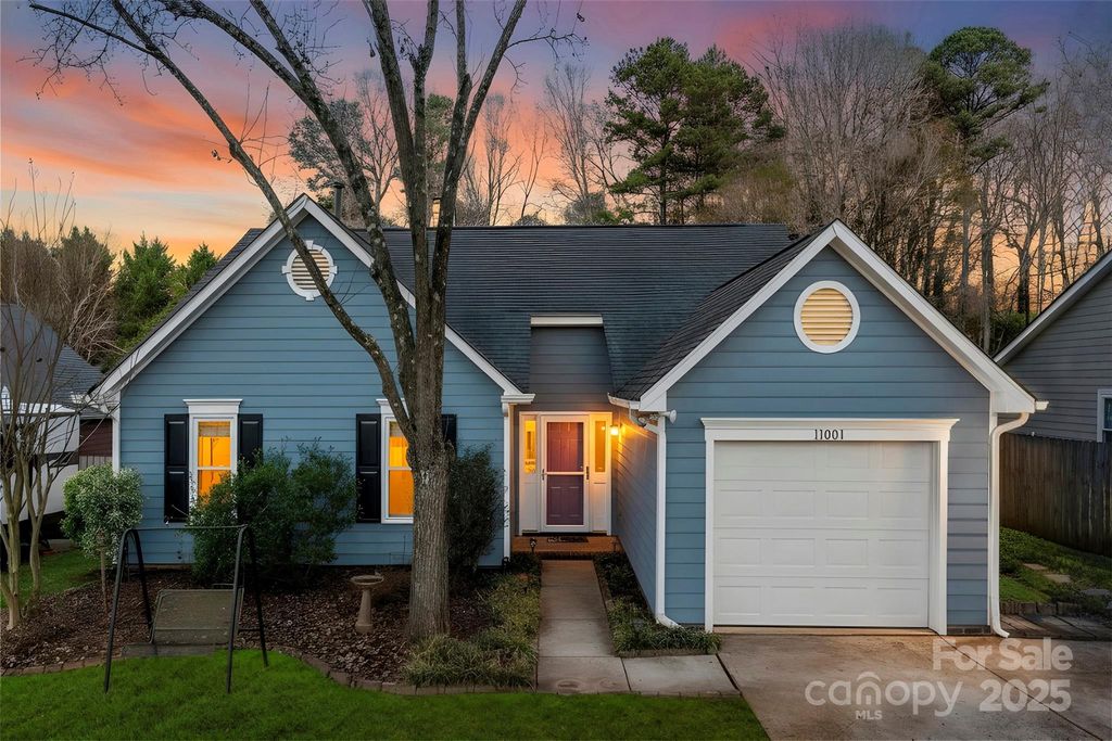 11001 Gladewater Drive, Matthews, NC 28105