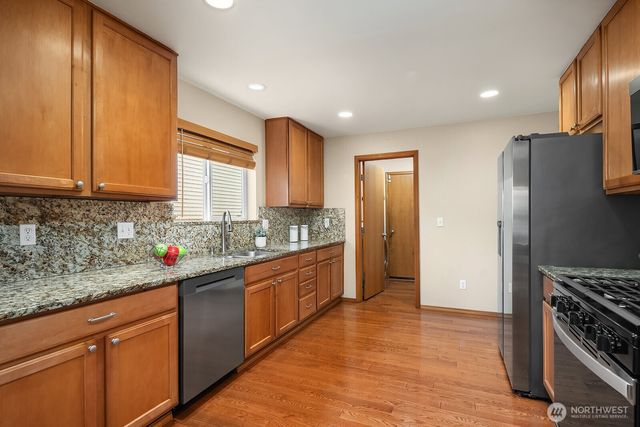 2016 250th Place SE, Sammamish, WA 98075