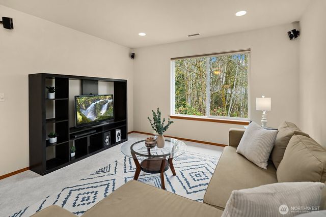2016 250th Place SE, Sammamish, WA 98075