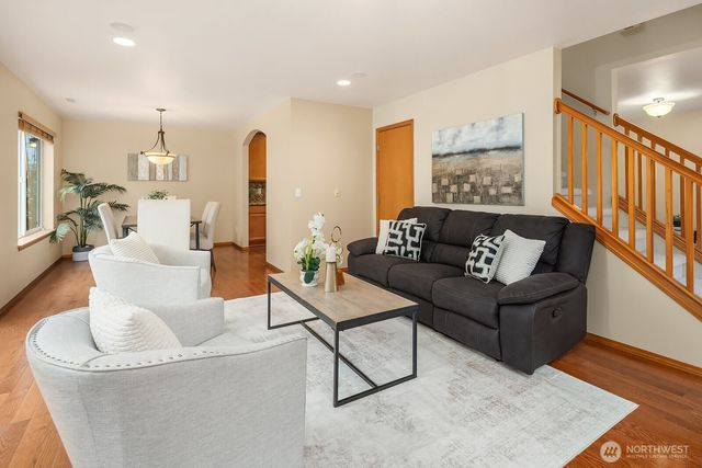 2016 250th Place SE, Sammamish, WA 98075