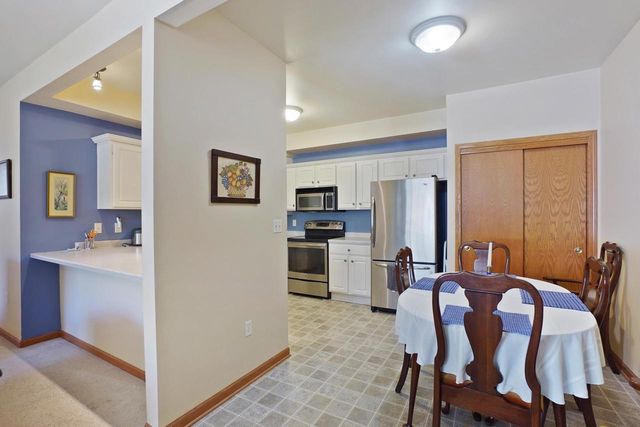 W398N5983 Autumn Woods DRIVE, Oconomowoc, WI 53066