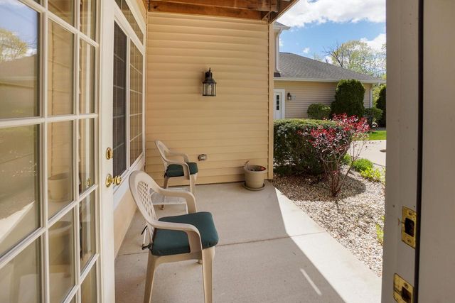 W398N5983 Autumn Woods DRIVE, Oconomowoc, WI 53066